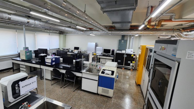 과학관 2층 공동기기실(255호)